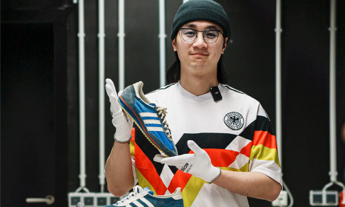 从 Samba 到 SL72，来 adidas 德国总部了解「T头鞋」的制作