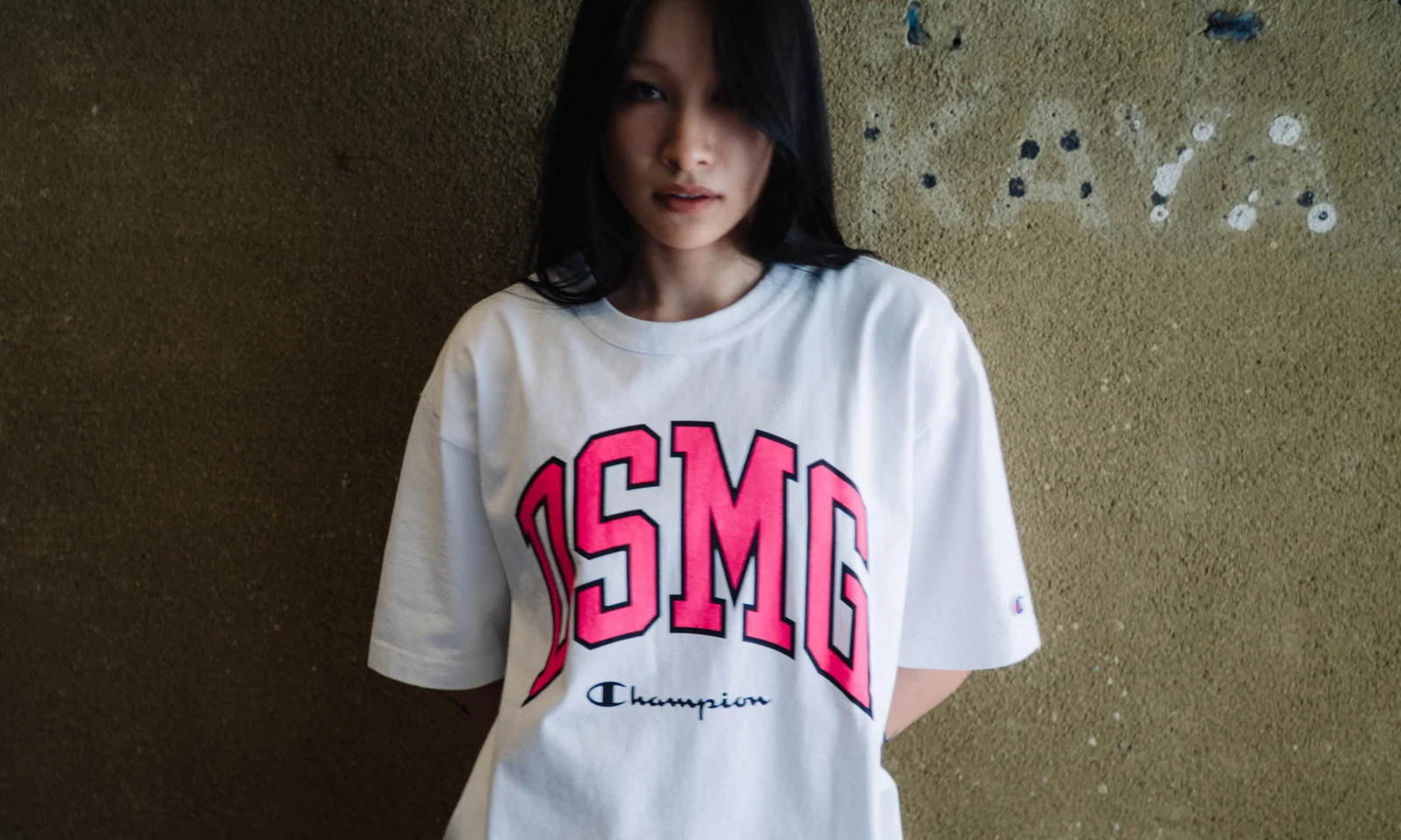 Champion 与 DOVER STREET MARKET 首次合作打造联名系列