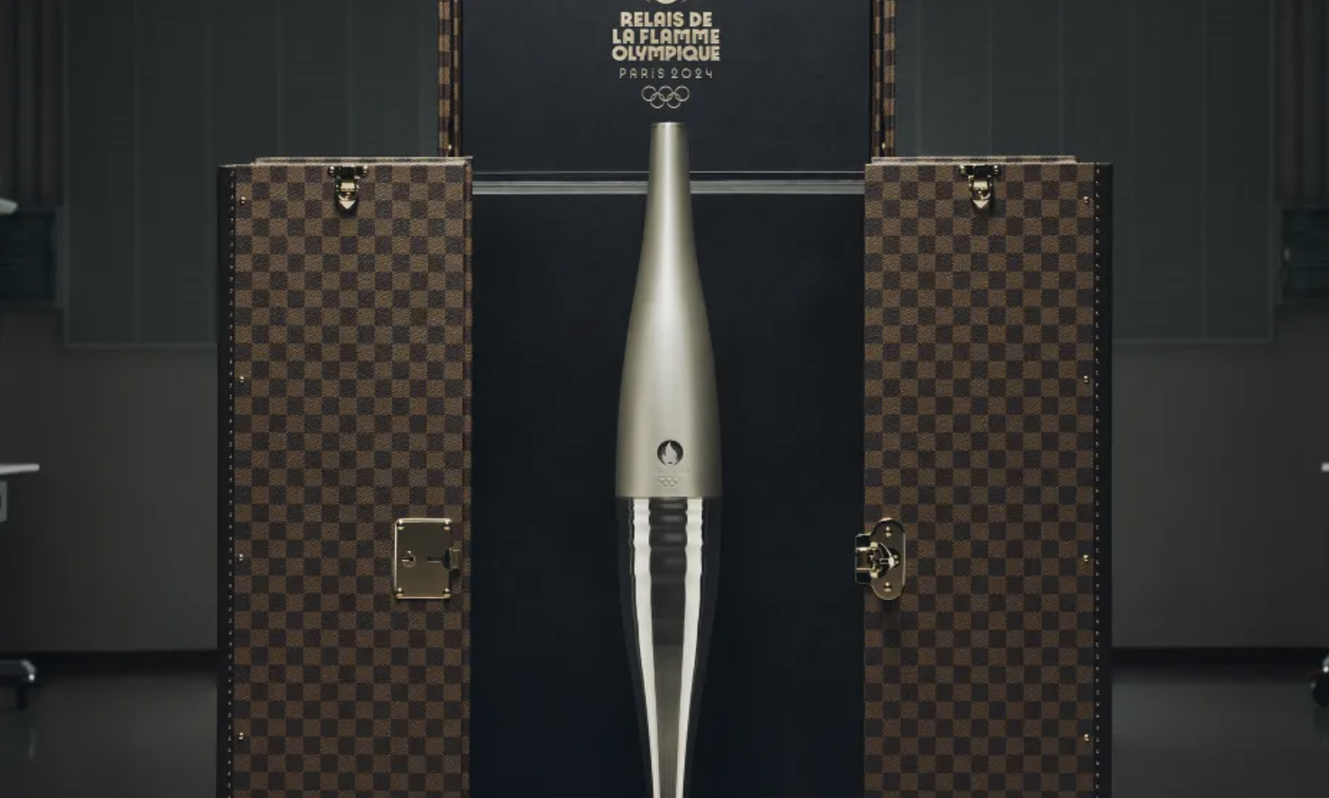 LOUIS VUITTON 为巴黎奥运定制特别版 Trunk